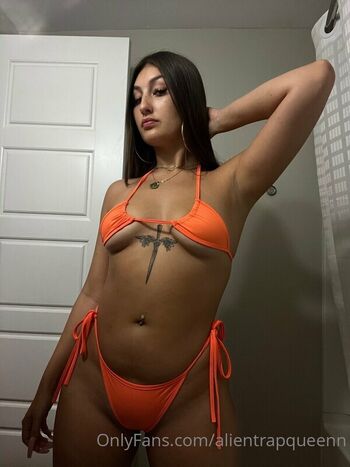 Full leaked Alientrapqueen private onlyfans photo