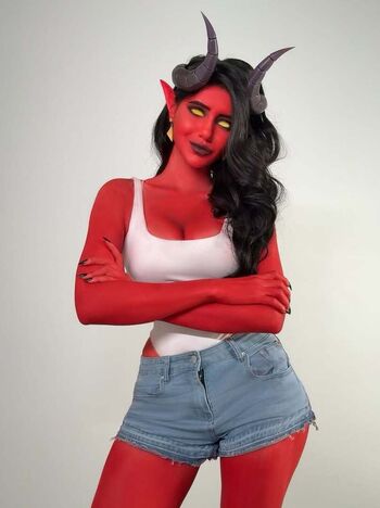 Alina Becker - Social Media