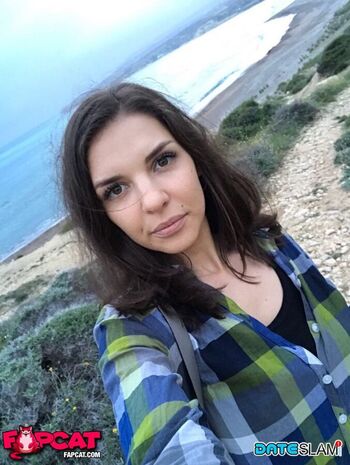 Full leaked Alinahenessy private onlyfans photo