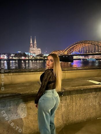 Full leaked Alinahrndz private onlyfans photo