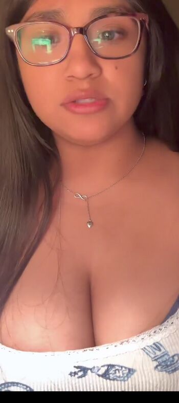 Full leaked Alinalovespickless private onlyfans photo