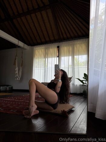 Aliya_kiss