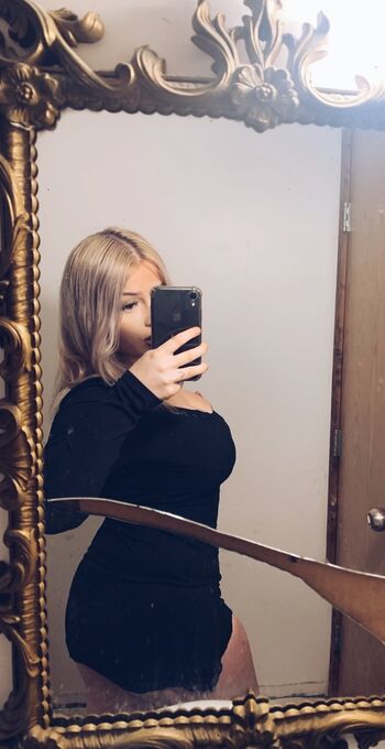 Full leaked Aliyahmarie private onlyfans photo