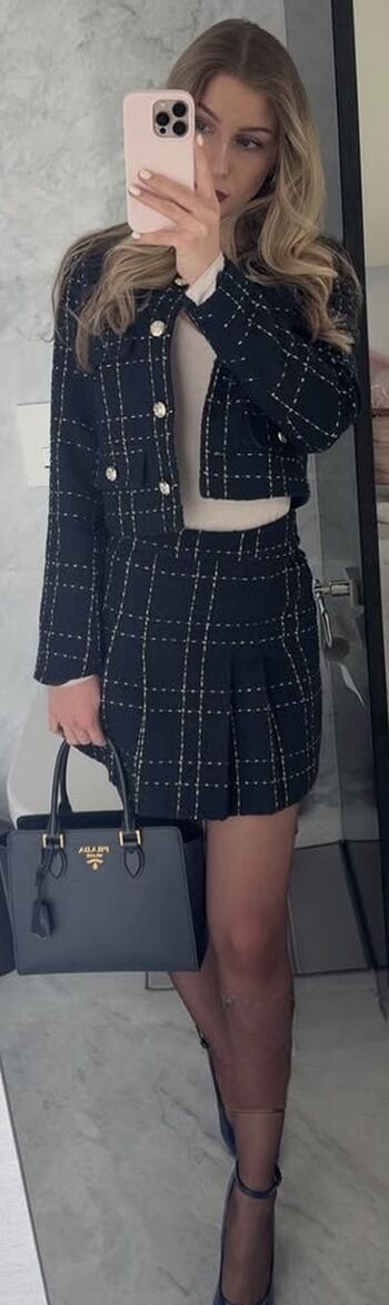 Full leaked Allciaravy private onlyfans photo