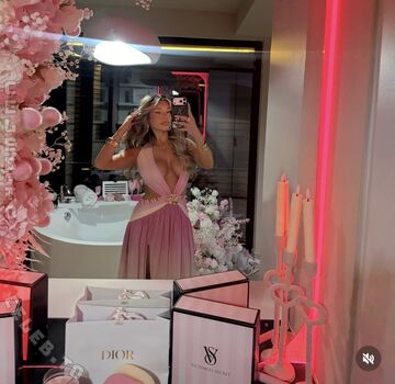 Full leaked Almira azemi private onlyfans photo