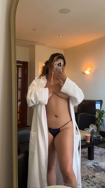 Full leaked Alpahleedah private onlyfans photo