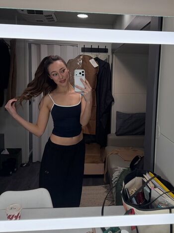 Full leaked Alycia debnam carey private onlyfans photo