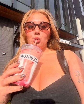 Full leaked Alyssaholmes private onlyfans photo