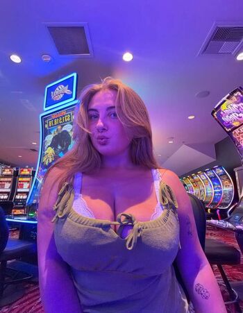 Full leaked Alyssaholmes private onlyfans photo