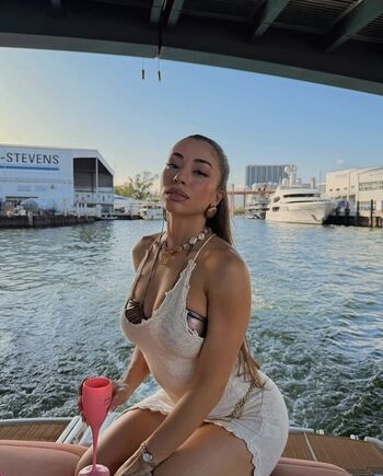 Full leaked Amaliaa t page private onlyfans photo