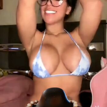 Amateur streamers leaked photo video viral