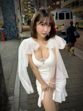 Amau Kisumi 天羽希純