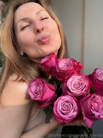 amelia_blonde