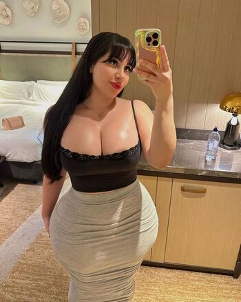 Full leaked Amelia curvy private onlyfans photo