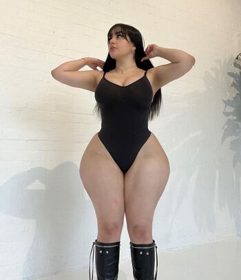 Full leaked Amelia curvy private onlyfans photo