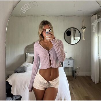 Full leaked Ameliapelto page private onlyfans photo