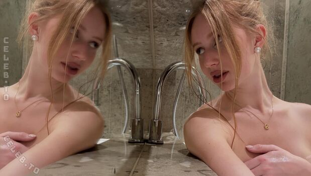 Full leaked Amelie dilla private onlyfans photo