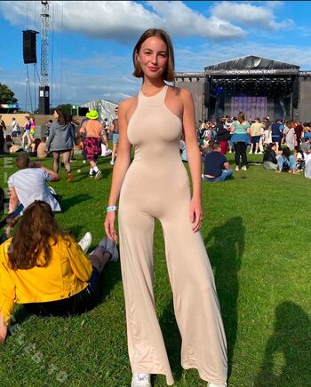 Full leaked Amelie manzoli private onlyfans photo