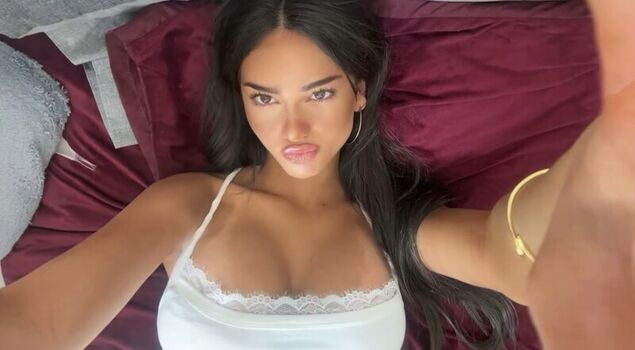 Full leaked Ameliealbrow private onlyfans photo