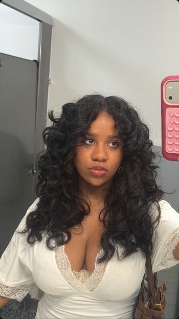 Full leaked Ammiroseeee private onlyfans photo