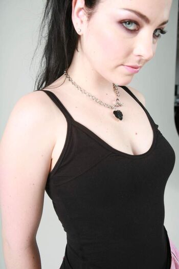 Full leaked Amy lee page private onlyfans photo