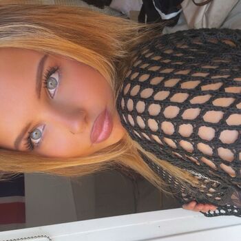 Full leaked Amyyxmcl private onlyfans photo