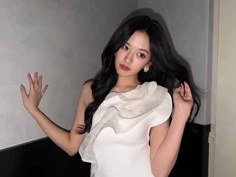 An Yujin 안유진 |