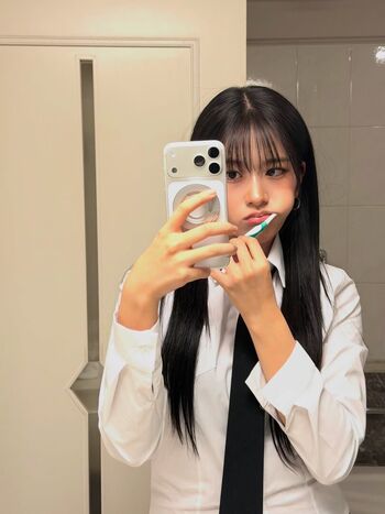 An Yujin 안유진 |