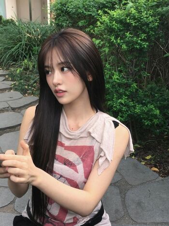 An Yujin 안유진 |