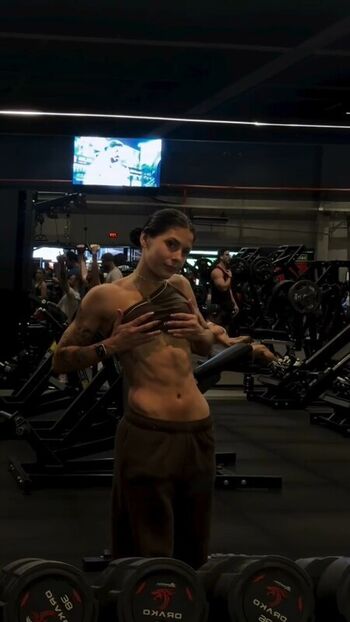 Ana Castela