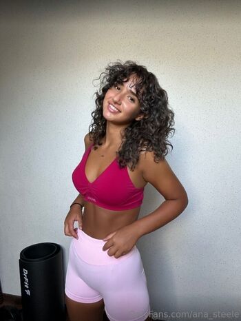 ana_steele