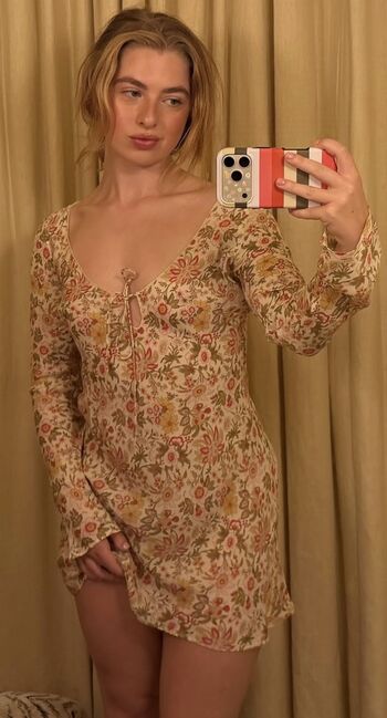 Full leaked Anais gallagher private onlyfans photo