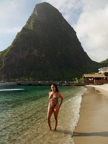 Angela Simmons