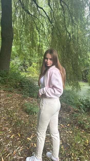 Angelina_Dehlow