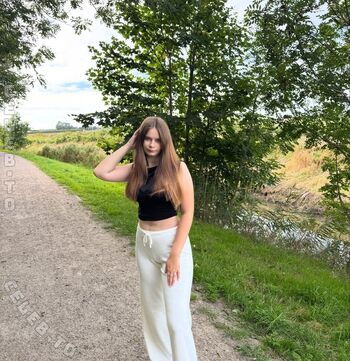 Angelina_Dehlow