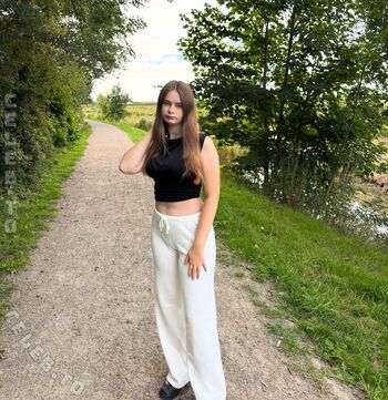 Angelina_Dehlow