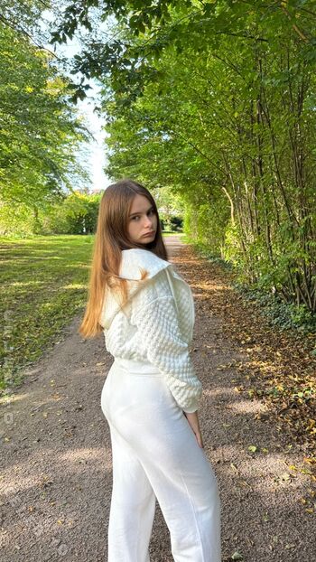 Angelina_Dehlow