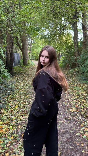 Angelina_Dehlow