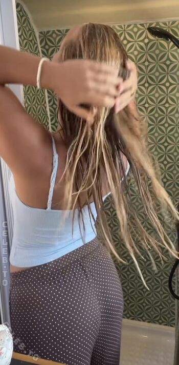 Angelinajoleen_