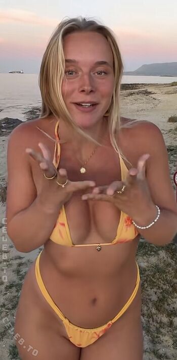 Full leaked Angelinajoleen private onlyfans photo