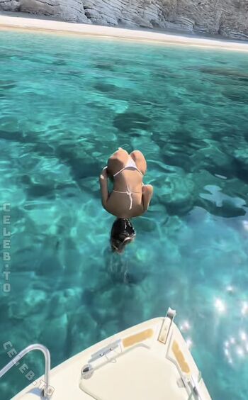Full leaked Angelinajoleen private onlyfans photo