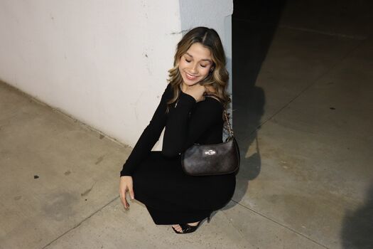 Full leaked Angeliquerayleen private onlyfans photo