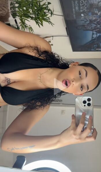 Full leaked Annaaeeelle private onlyfans photo