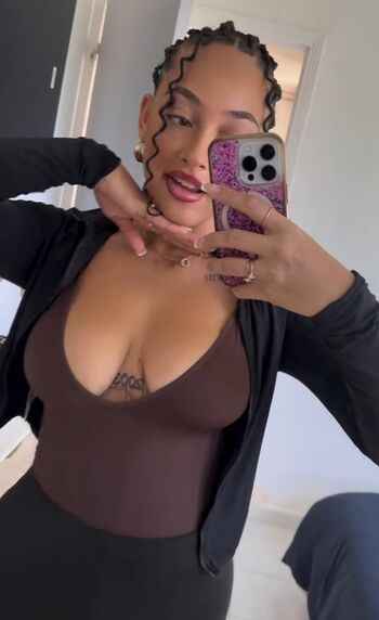 Full leaked Annaaeeelle private onlyfans photo