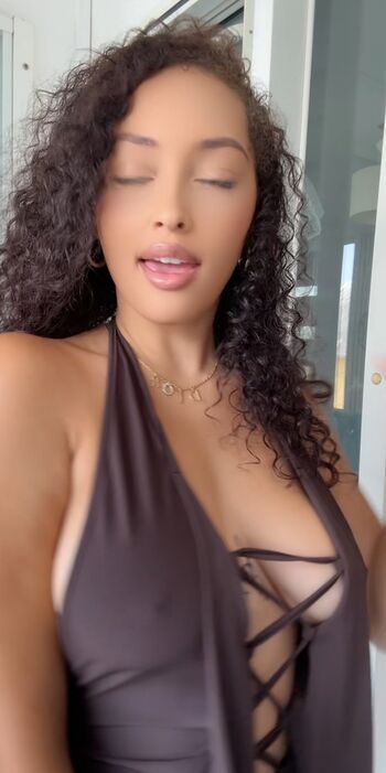 Full leaked Annaaeeelle private onlyfans photo