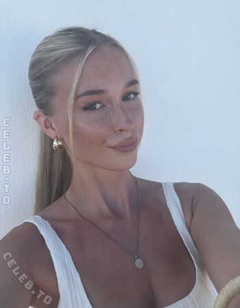 Full leaked Annabelle disley private onlyfans photo