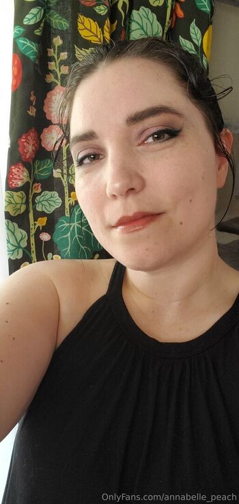 annabelle_peach