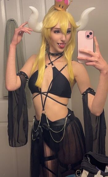 Full leaked Annas cosplay private onlyfans photo