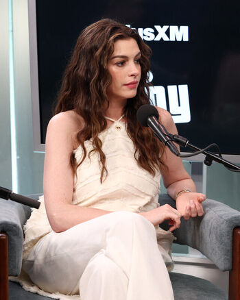 Anne Hathaway