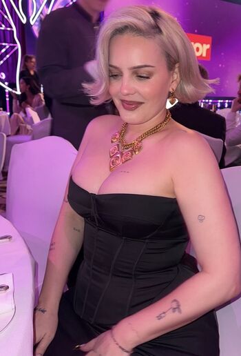 Full leaked Anne marie private onlyfans photo